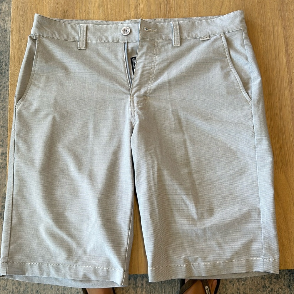 Travis Mathew Beck shorts.  Size 32